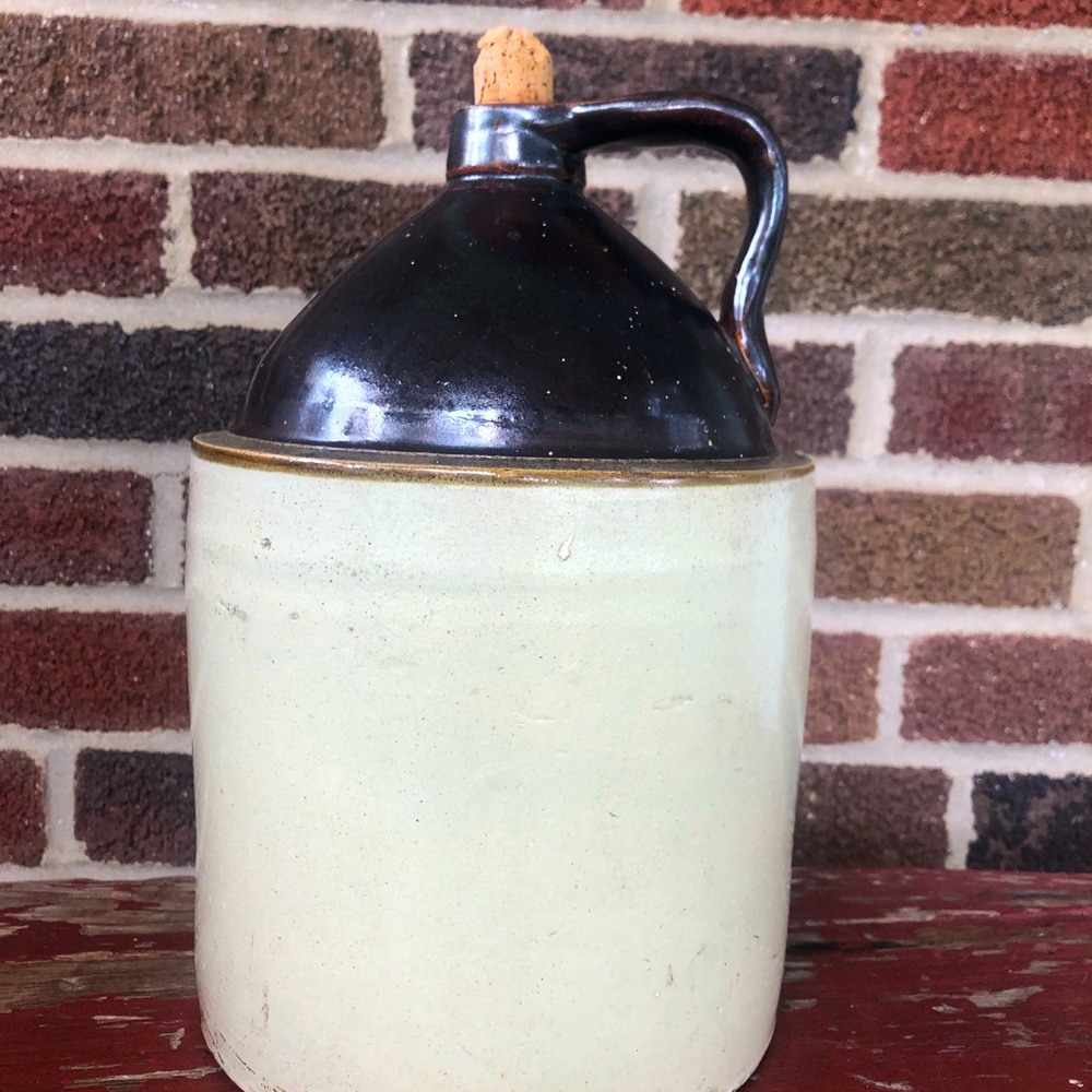 Antique 1 gallon 2 toned cork top whiskey jug - water tight; Lancaster PA made